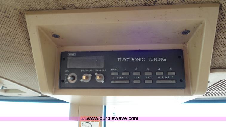 image for item J8329 1996 John Deere 7800 MFWD tractor