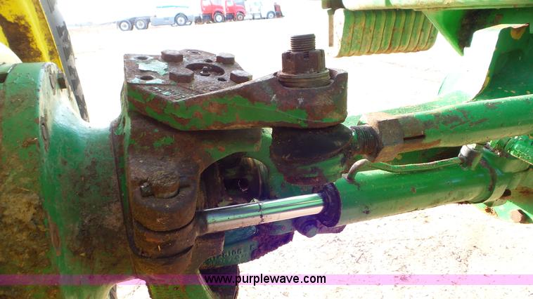 image for item J8329 1996 John Deere 7800 MFWD tractor