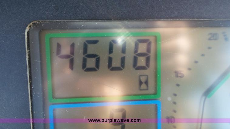 image for item J8329 1996 John Deere 7800 MFWD tractor