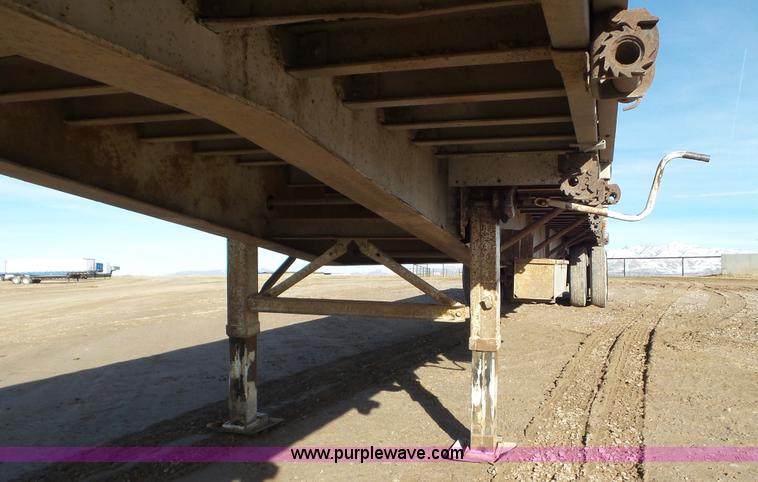 image for item J8330 1986 Fruehauf PA80-E2-45 flatbed trailer