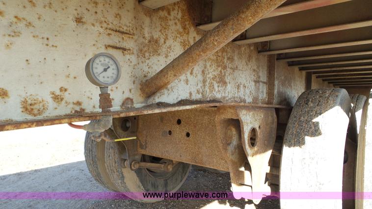 image for item J8330 1986 Fruehauf PA80-E2-45 flatbed trailer