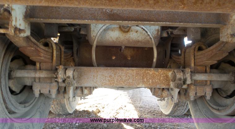 image for item J8330 1986 Fruehauf PA80-E2-45 flatbed trailer