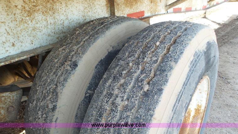 image for item J8330 1986 Fruehauf PA80-E2-45 flatbed trailer