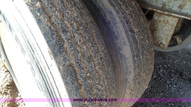 image for item J8330 1986 Fruehauf PA80-E2-45 flatbed trailer