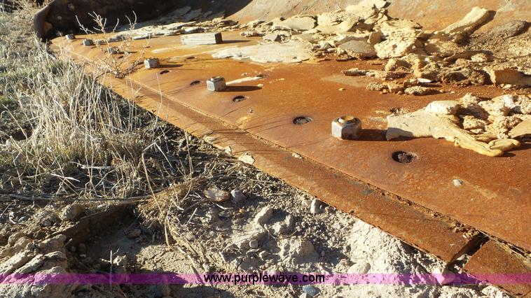 image for item J8338 Caterpillar loader bucket