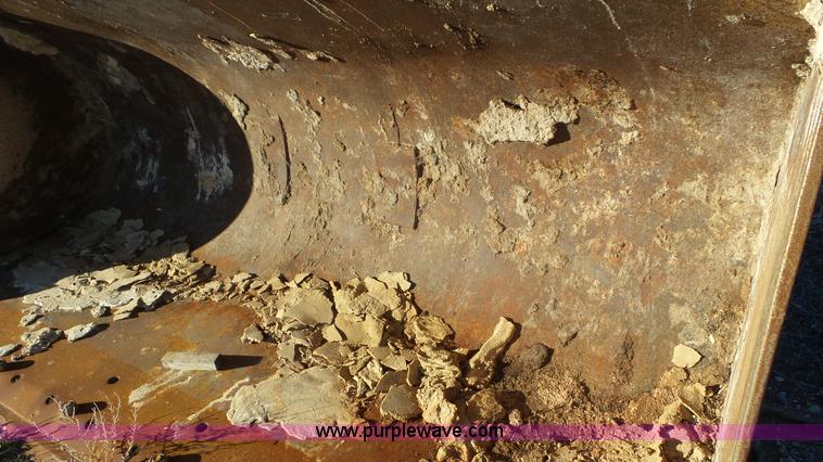 image for item J8338 Caterpillar loader bucket