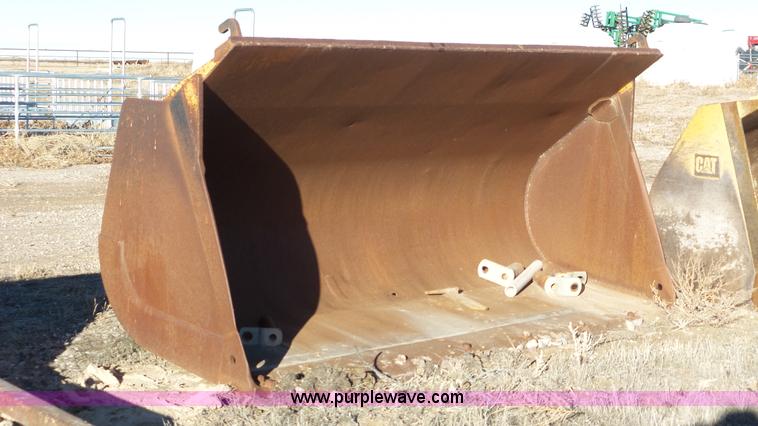 image for item J8339 Wheel loader bucket