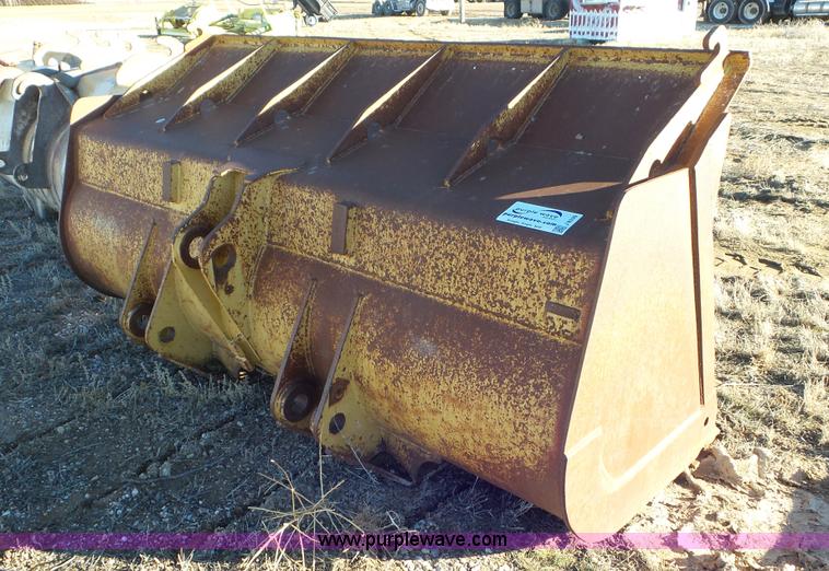 image for item J8339 Wheel loader bucket