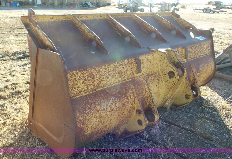 image for item J8339 Wheel loader bucket