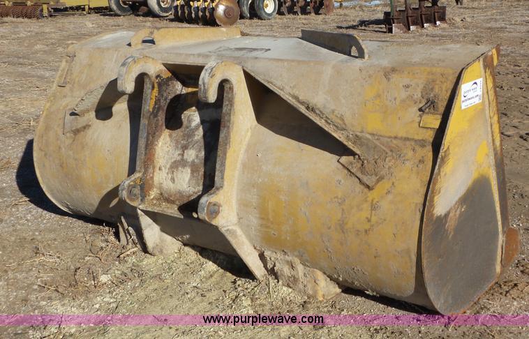 image for item J8344 Wheel loader bucket