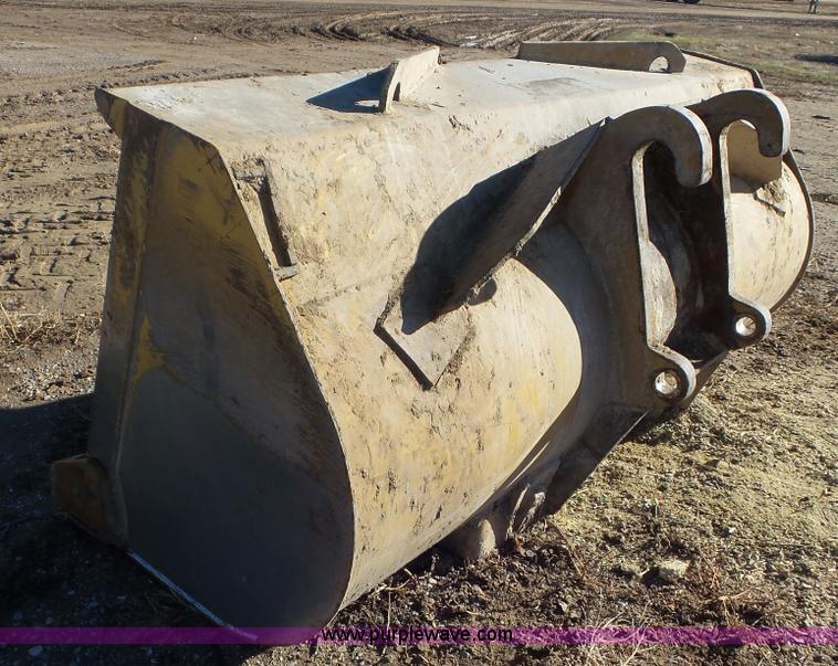 image for item J8344 Wheel loader bucket