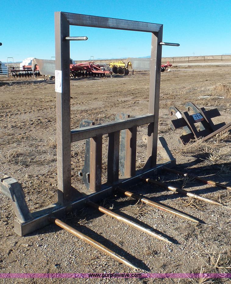 image for item J8345 Wheel loader bale spear