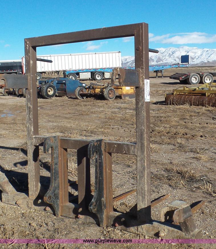 image for item J8345 Wheel loader bale spear