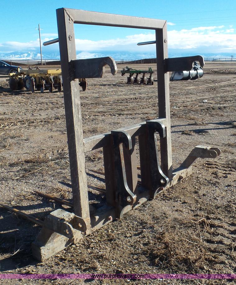 image for item J8345 Wheel loader bale spear