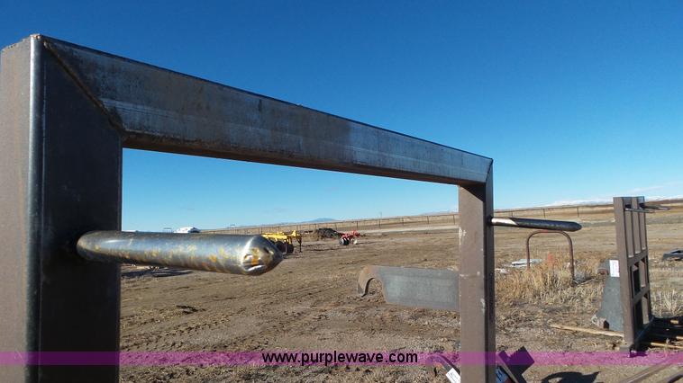 image for item J8345 Wheel loader bale spear