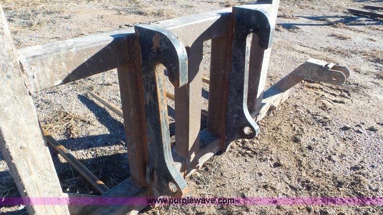 image for item J8345 Wheel loader bale spear