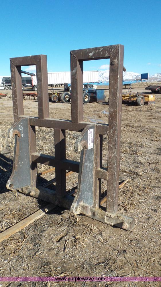 image for item J8350 Wheel loader bale spear