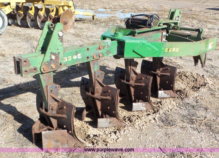 image for item J8355 John Deere 3945 switch plow