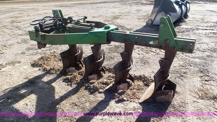 image for item J8355 John Deere 3945 switch plow