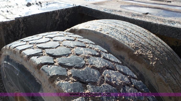 image for item J8365 1971 Fruehauf CN2-25-L drop deck trailer