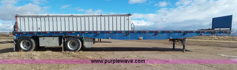 image for item J8366 1988 Western Trailers flatbed trailer