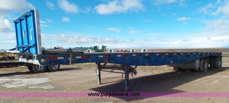 image for item J8366 1988 Western Trailers flatbed trailer
