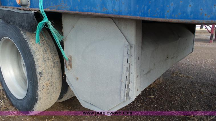 image for item J8366 1988 Western Trailers flatbed trailer