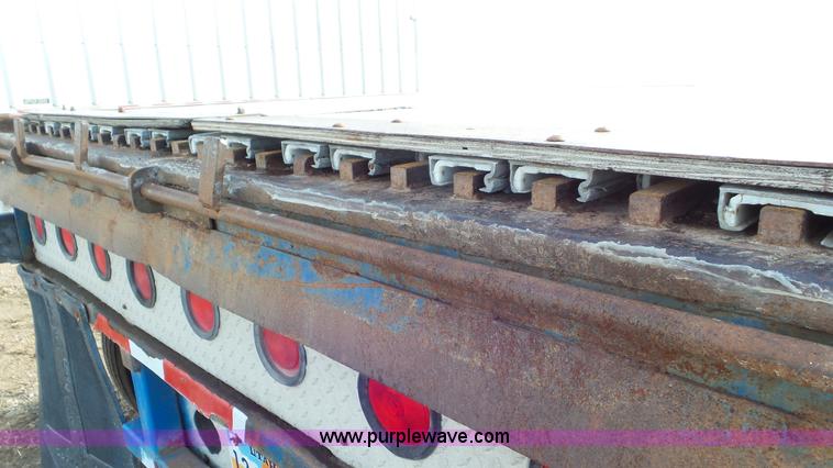 image for item J8366 1988 Western Trailers flatbed trailer