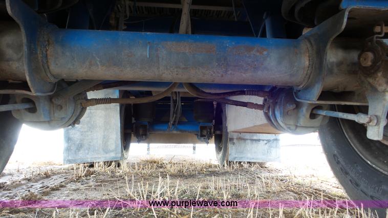 image for item J8366 1988 Western Trailers flatbed trailer