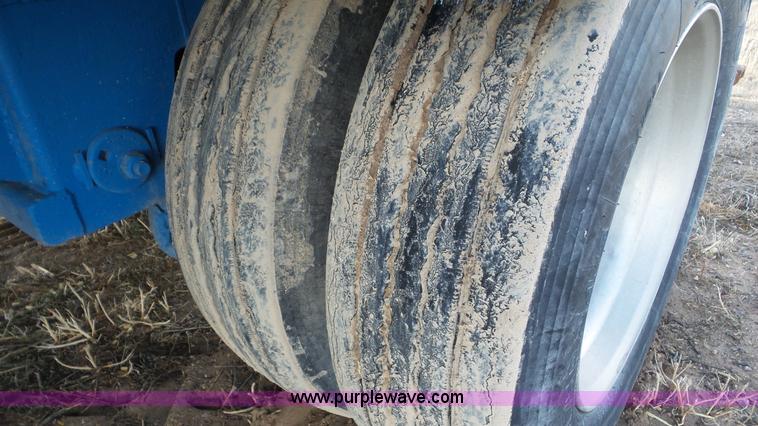 image for item J8366 1988 Western Trailers flatbed trailer