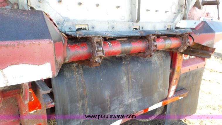image for item J8367 1996 Western Trailers live bottom trailer