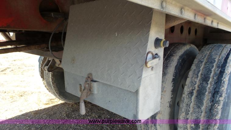 image for item J8367 1996 Western Trailers live bottom trailer