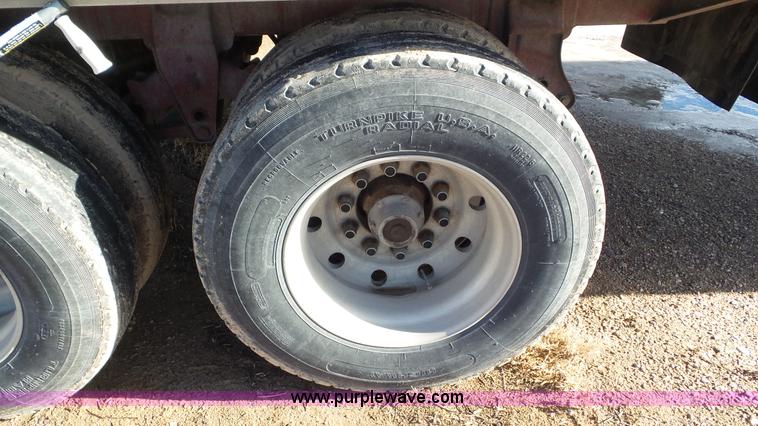 image for item J8367 1996 Western Trailers live bottom trailer