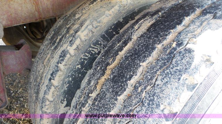 image for item J8367 1996 Western Trailers live bottom trailer