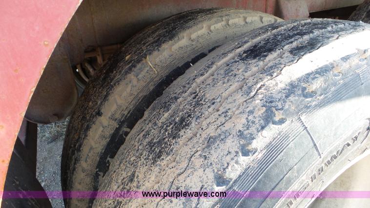 image for item J8367 1996 Western Trailers live bottom trailer