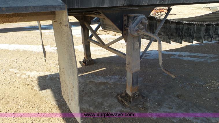 image for item J8368 2009 Aulick 4860543 live bottom trailer