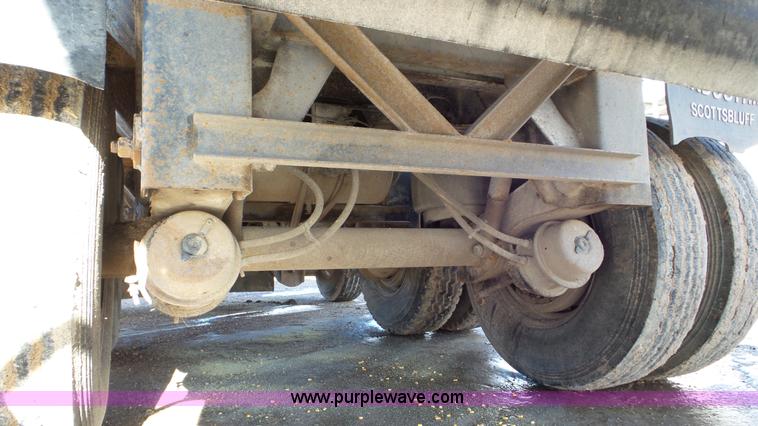 image for item J8368 2009 Aulick 4860543 live bottom trailer