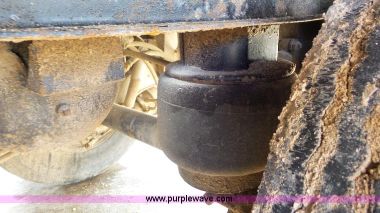 image for item J8368 2009 Aulick 4860543 live bottom trailer