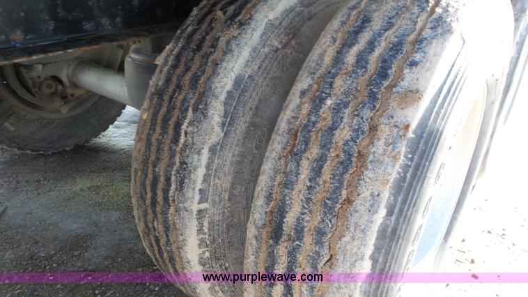 image for item J8368 2009 Aulick 4860543 live bottom trailer