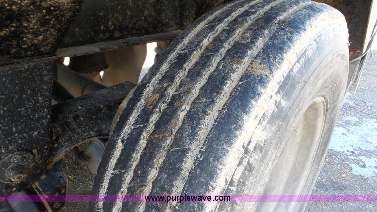 image for item J8368 2009 Aulick 4860543 live bottom trailer