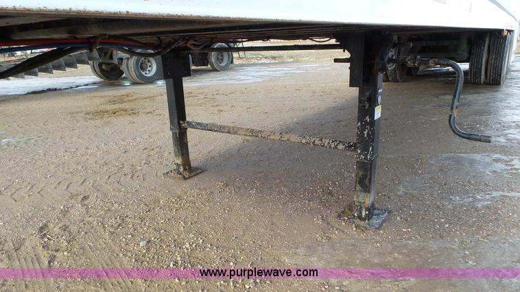 image for item J8369 2015 Bourbon GL48 livestock trailer