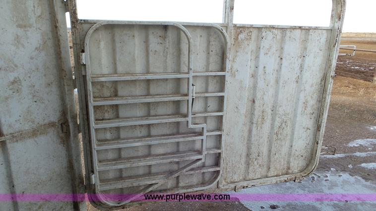 image for item J8369 2015 Bourbon GL48 livestock trailer