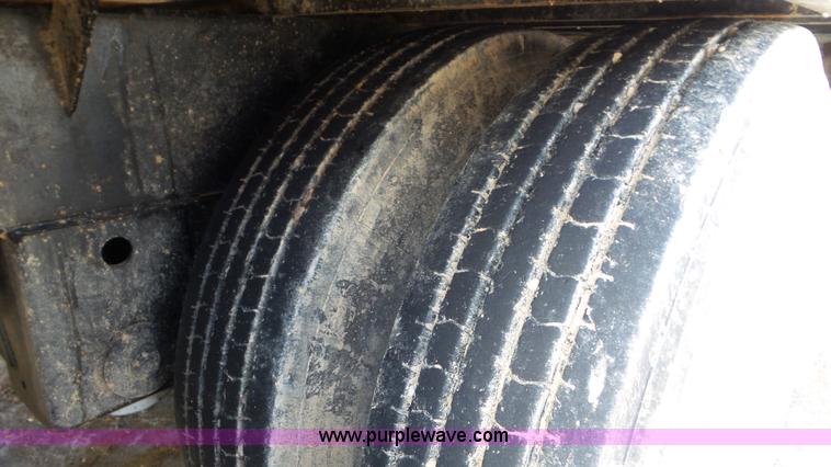 image for item J8369 2015 Bourbon GL48 livestock trailer