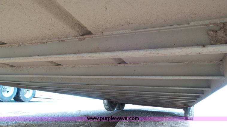 image for item J8370 2005 Barrett livestock trailer