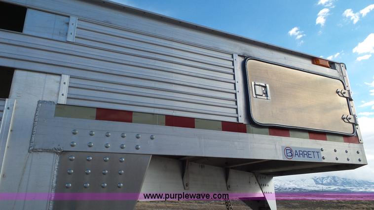image for item J8370 2005 Barrett livestock trailer