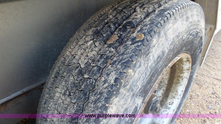 image for item J8370 2005 Barrett livestock trailer