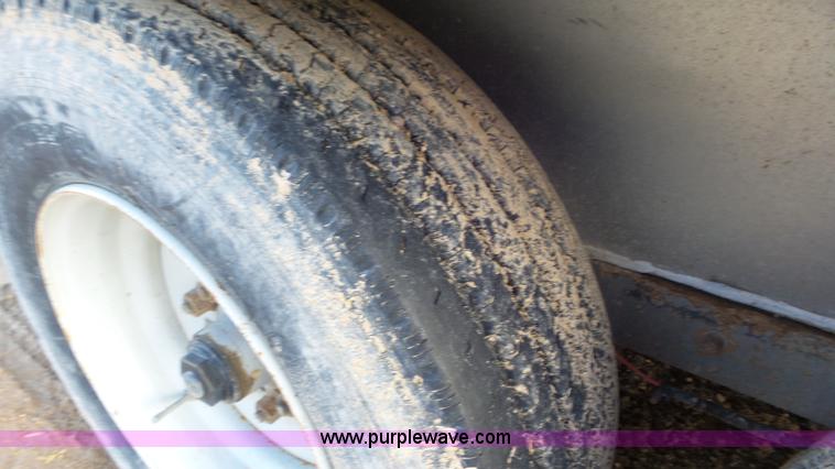 image for item J8370 2005 Barrett livestock trailer