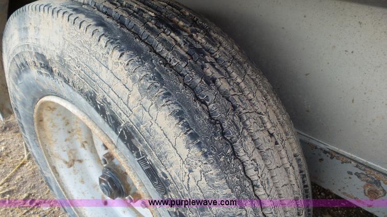 image for item J8370 2005 Barrett livestock trailer