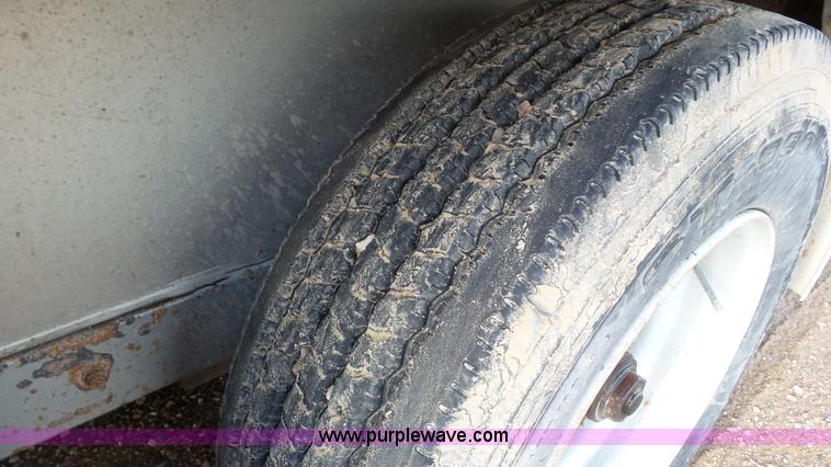 image for item J8370 2005 Barrett livestock trailer