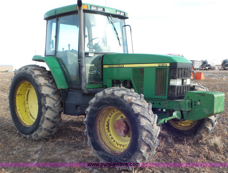 image for item K8306 2002 John Deere 7510 tractor